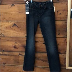 Brand New Lucky super slimming Blue jeans